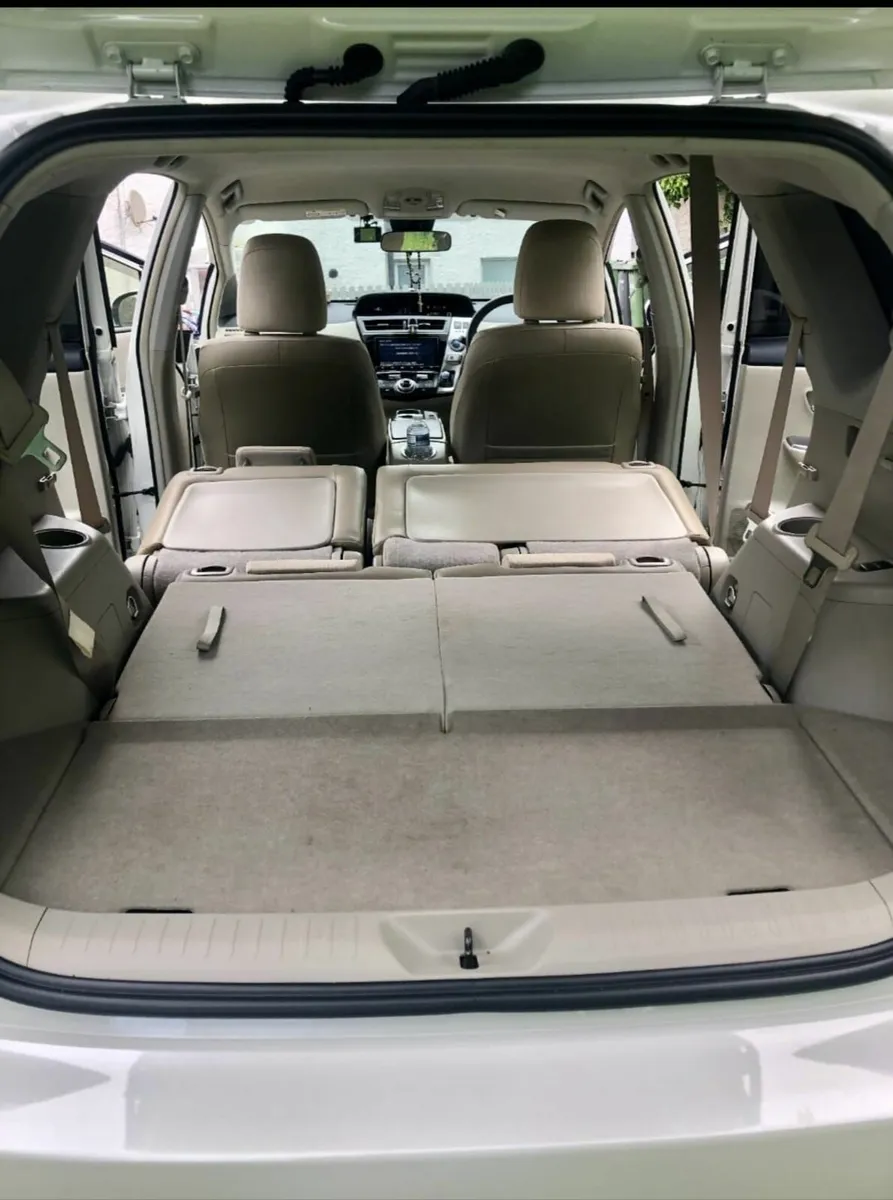Toyota Prius 2018 - Image 3