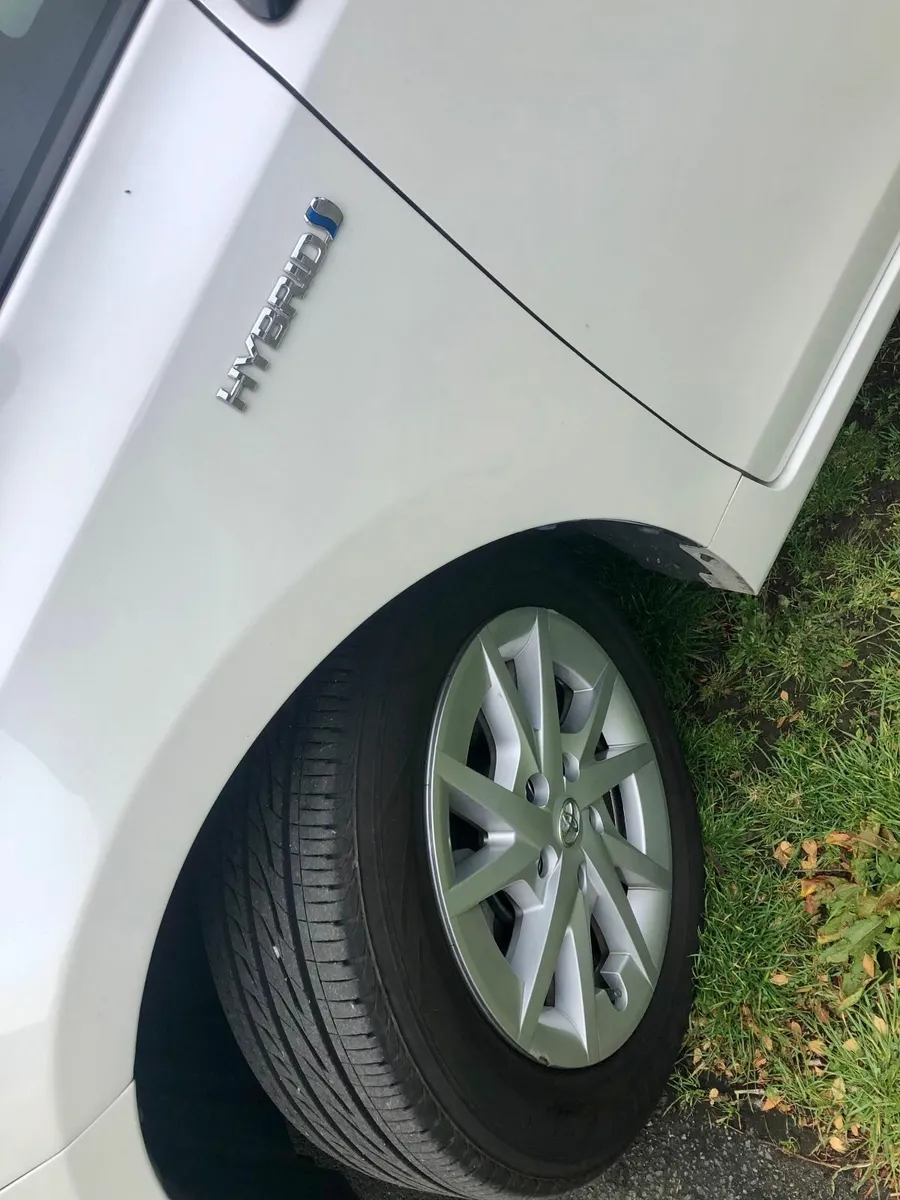 Toyota Prius 2018 - Image 4