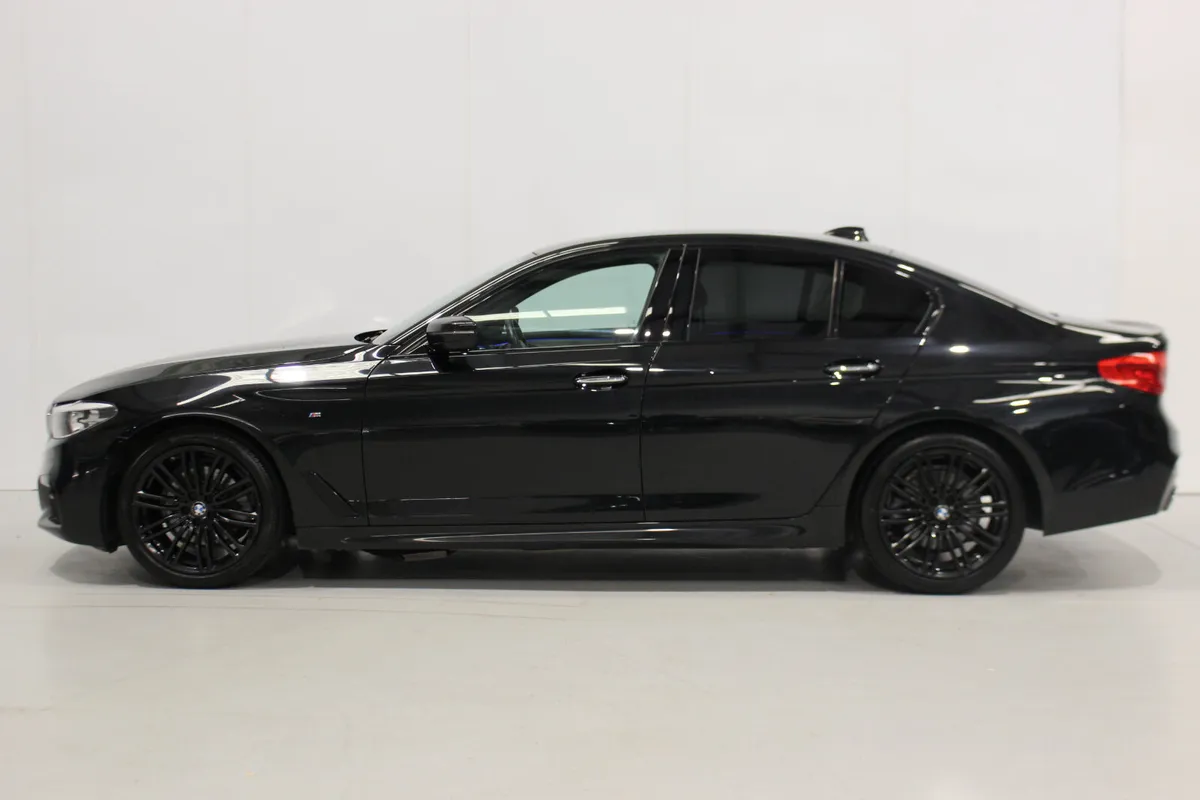 BMW 5-Series 2017 520d MSPORT - Image 4