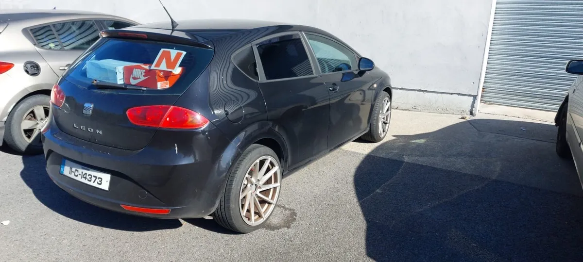 Seat Leon 2011 - Image 1