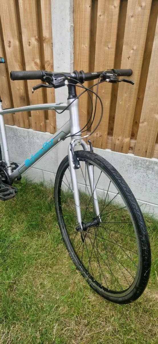 Hybrid bike - Image 4