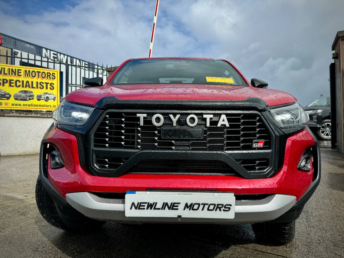 2025 Toyota Hilux GR SPORT II!! TOP SPEC!! - Image 3