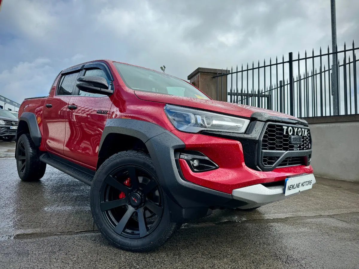 2025 Toyota Hilux GR SPORT II!! TOP SPEC!! - Image 4