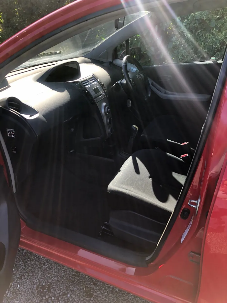 Toyota Yaris 2006 - Image 3
