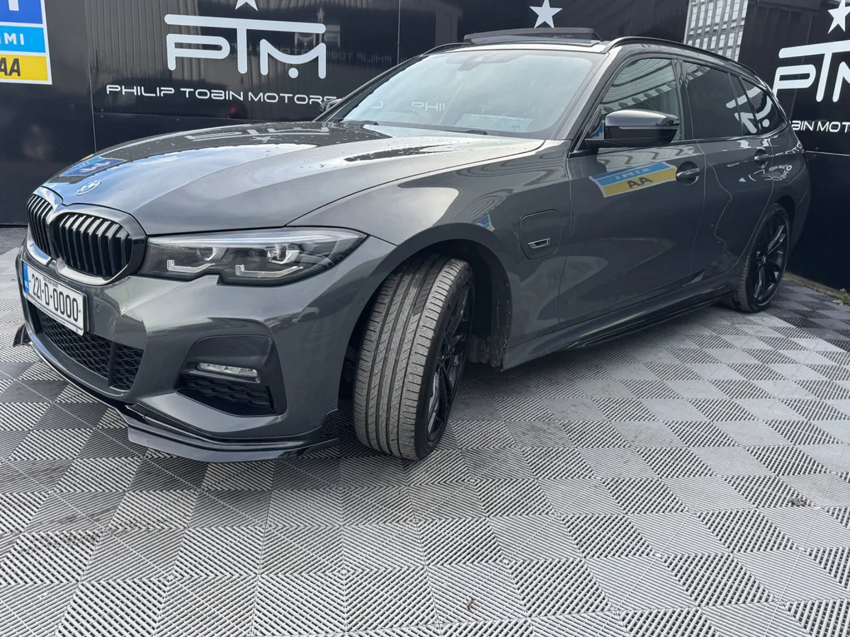 BMW 330e M Sport Pro X Drive Pan Roof Huge Spec - Image 4