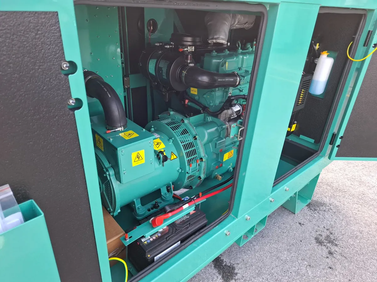 New Cummins C22D5 Generator - Image 4