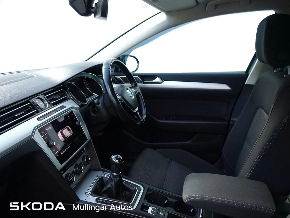 Volkswagen Passat SE Business - Image 4