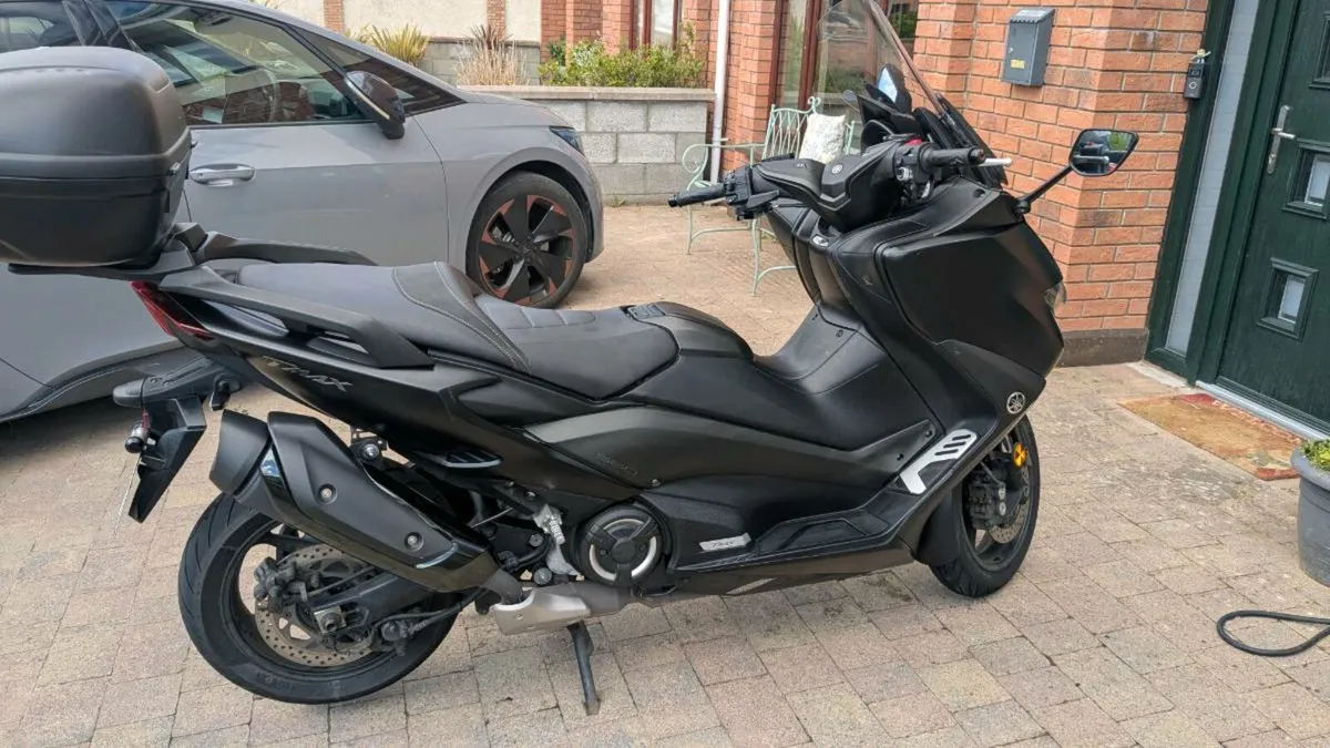 Yamaha T-max 560 - Image 2