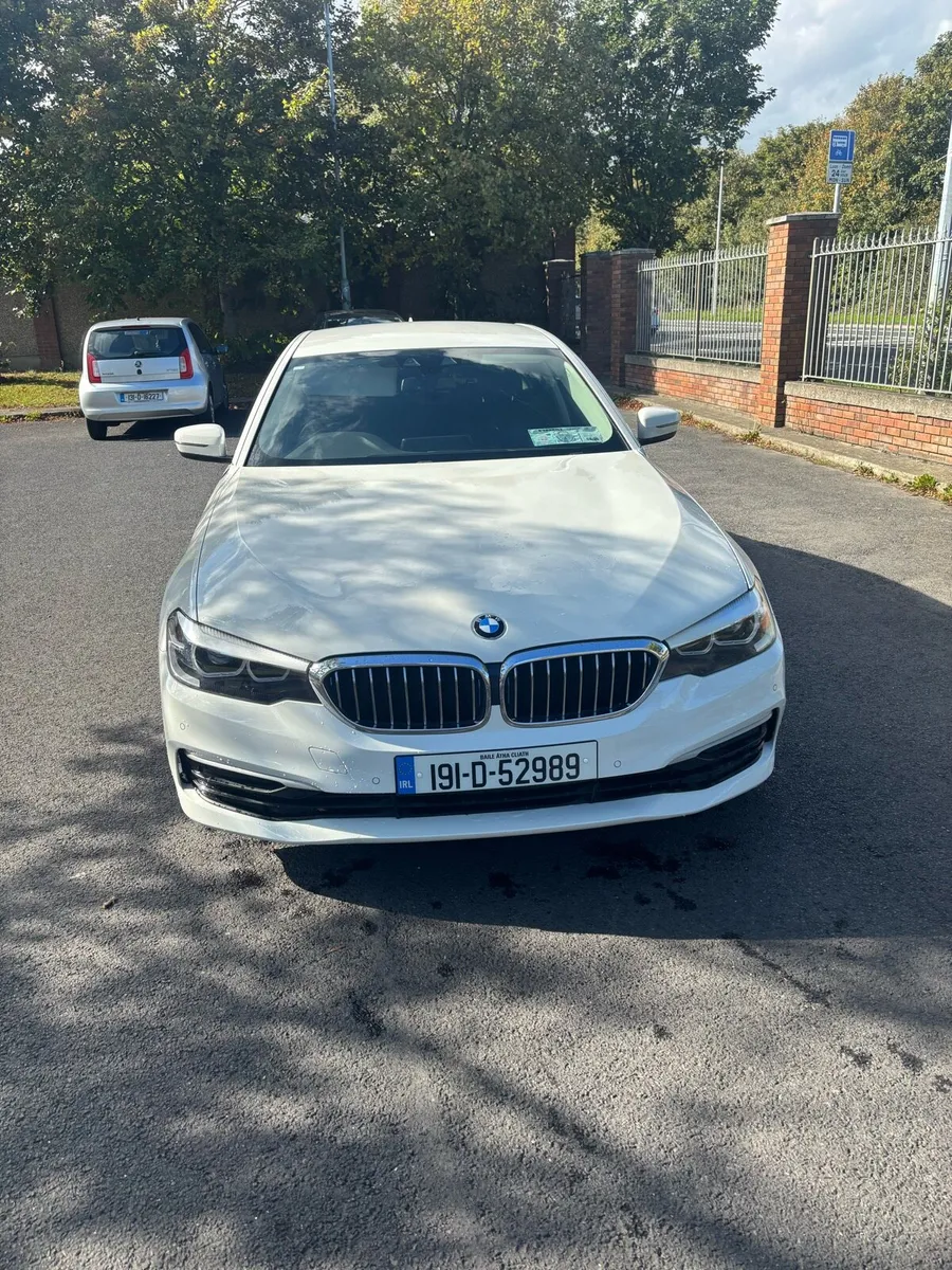 BMW 5 Series - Image 4