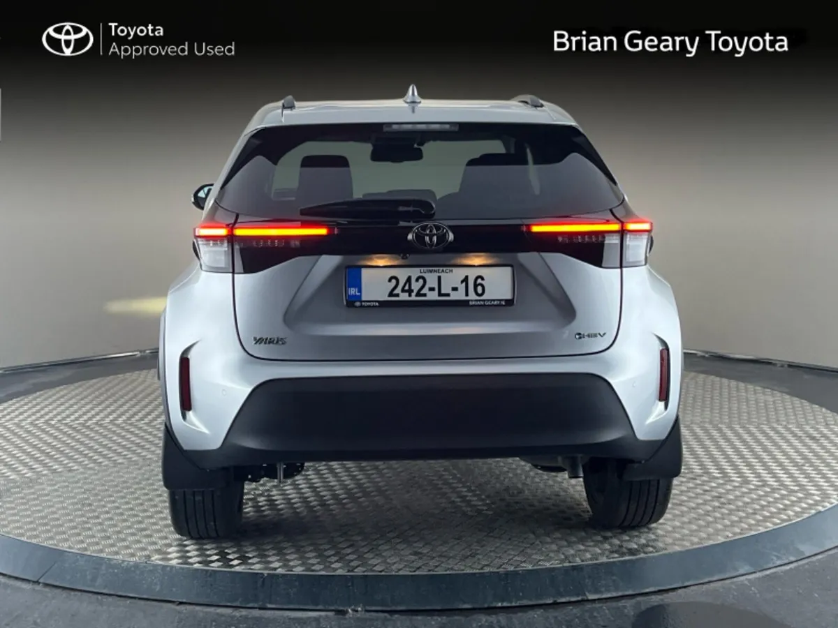 Toyota Yaris Cross HYBRID SOL - Image 4