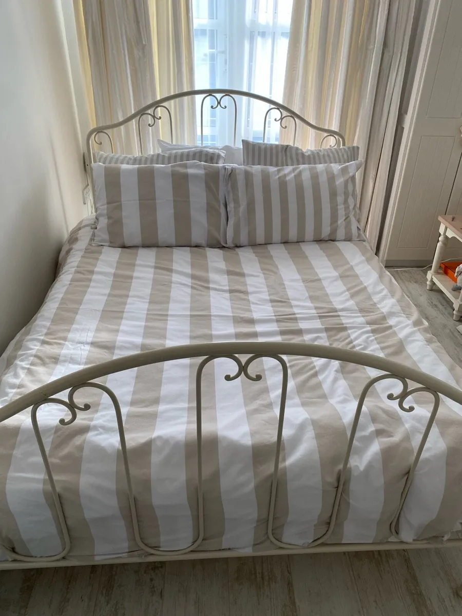 Bed - Image 2