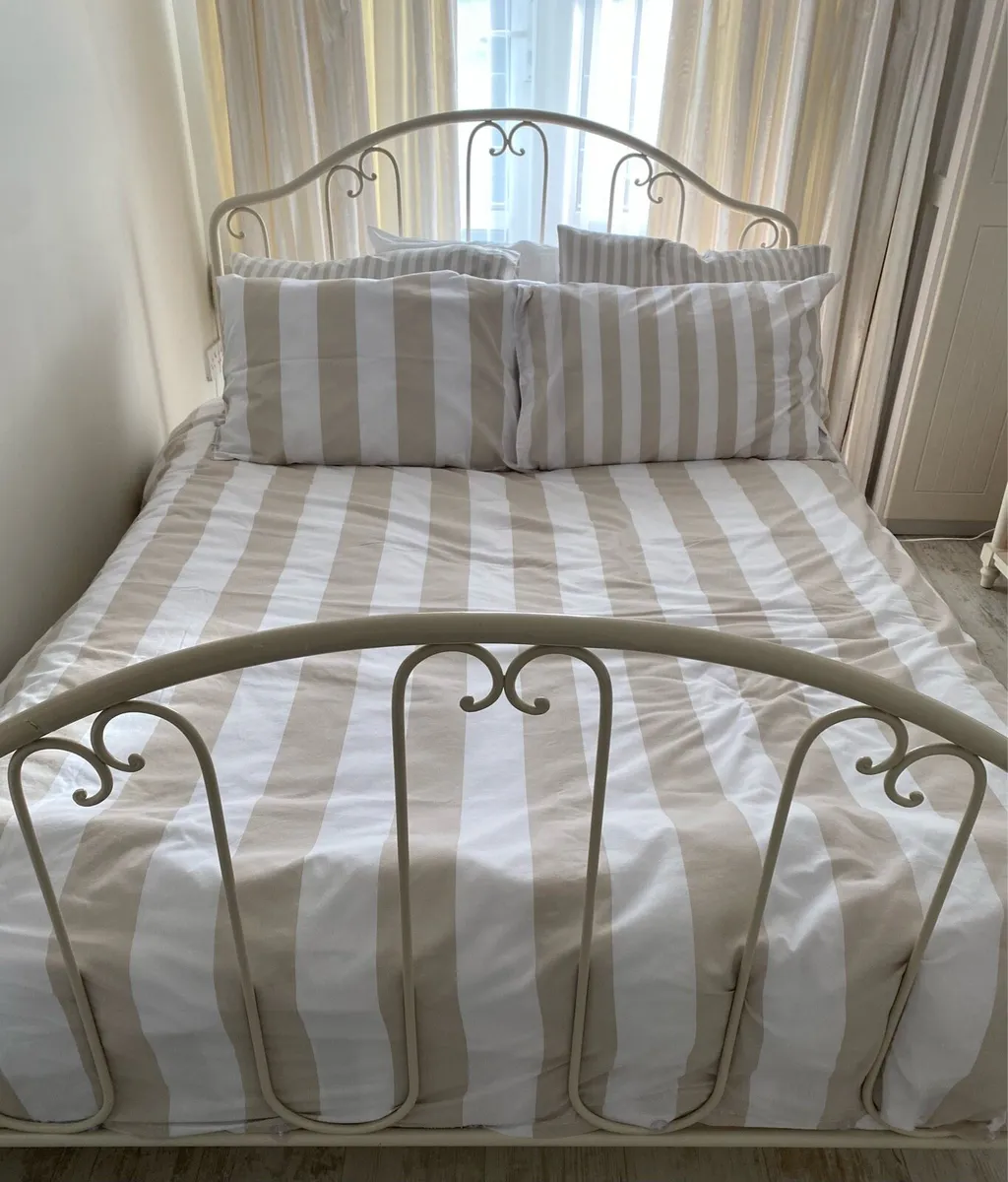 Bed - Image 3