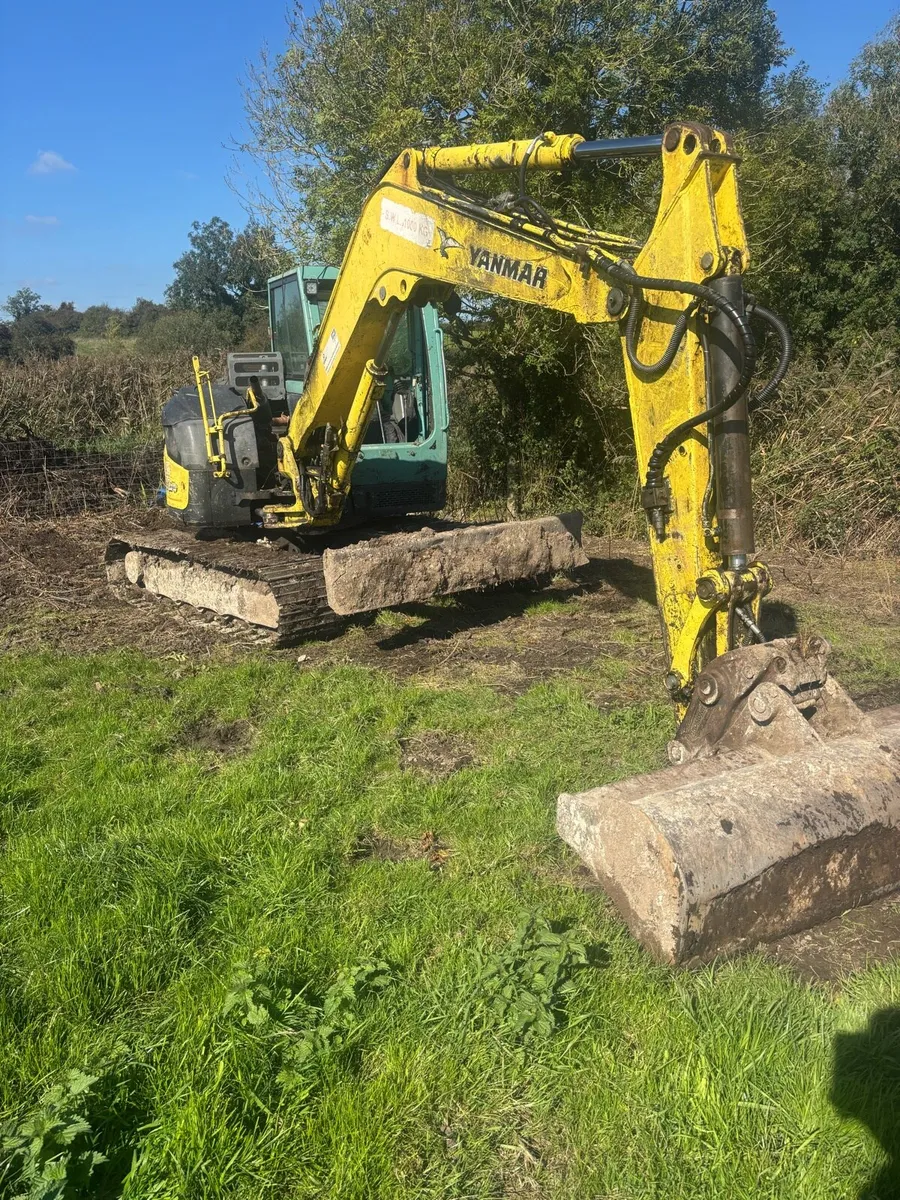 Yanmar vio 80. Case 580f - Image 1