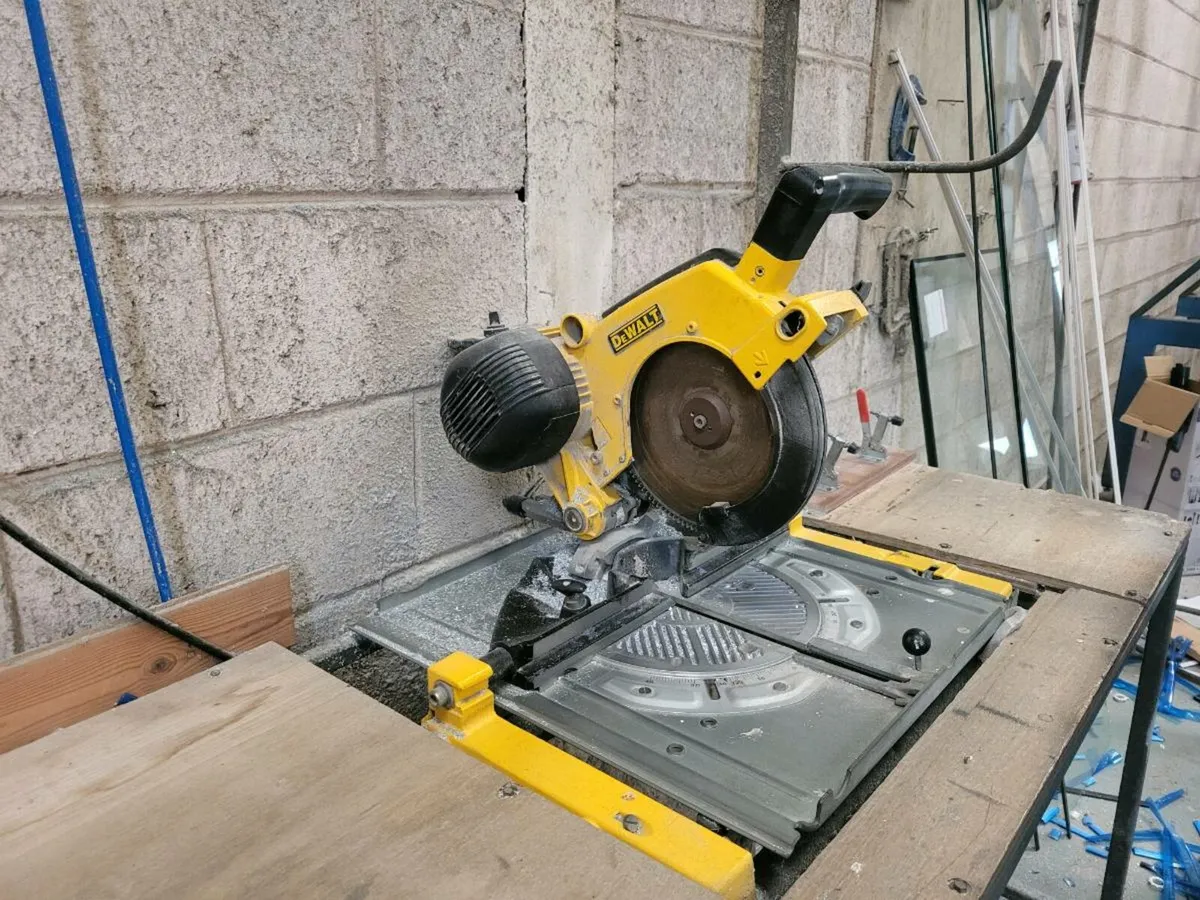 Dewalt flip over saw on bench - Image 1