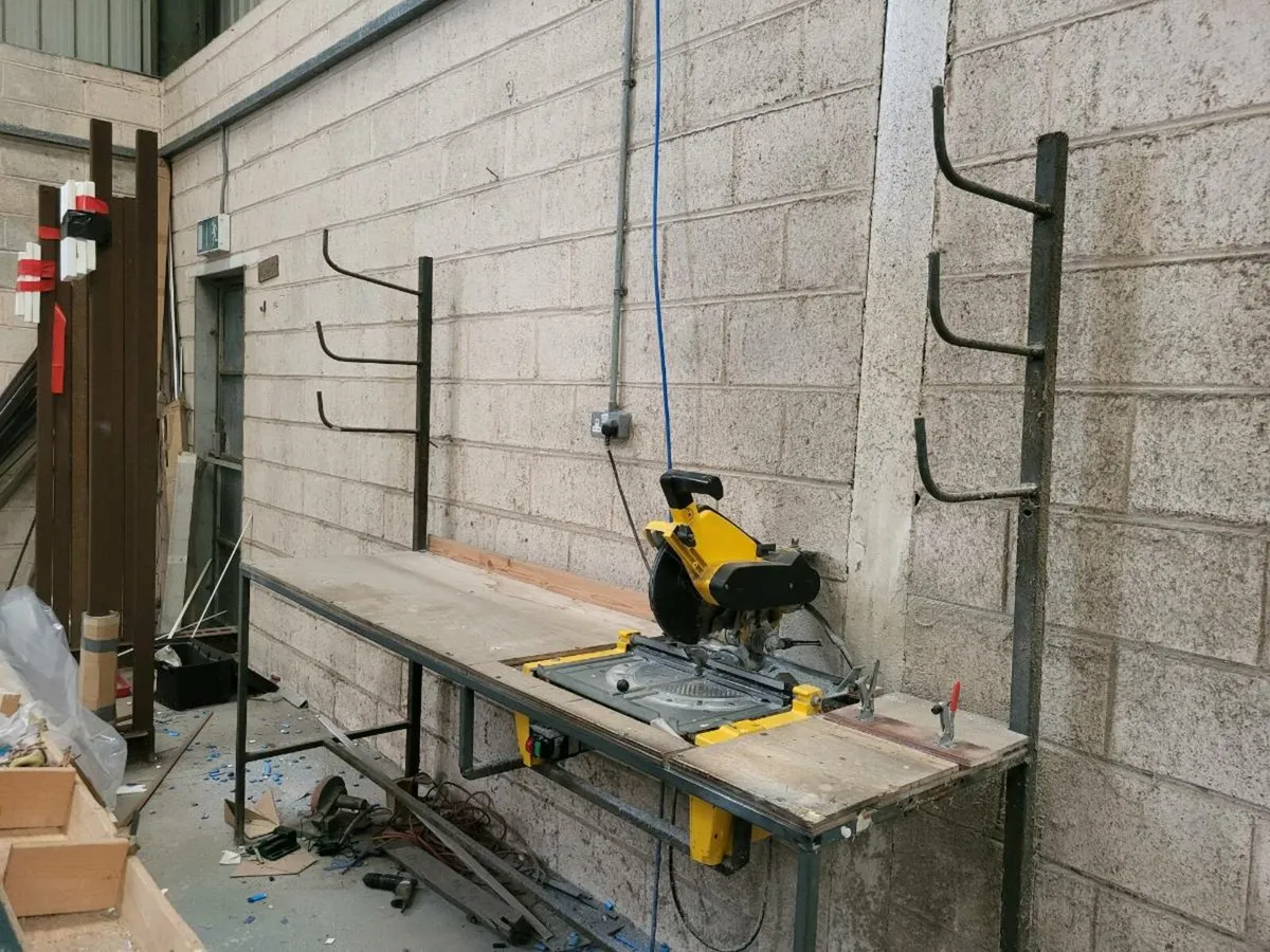 Dewalt flip over saw on bench - Image 3