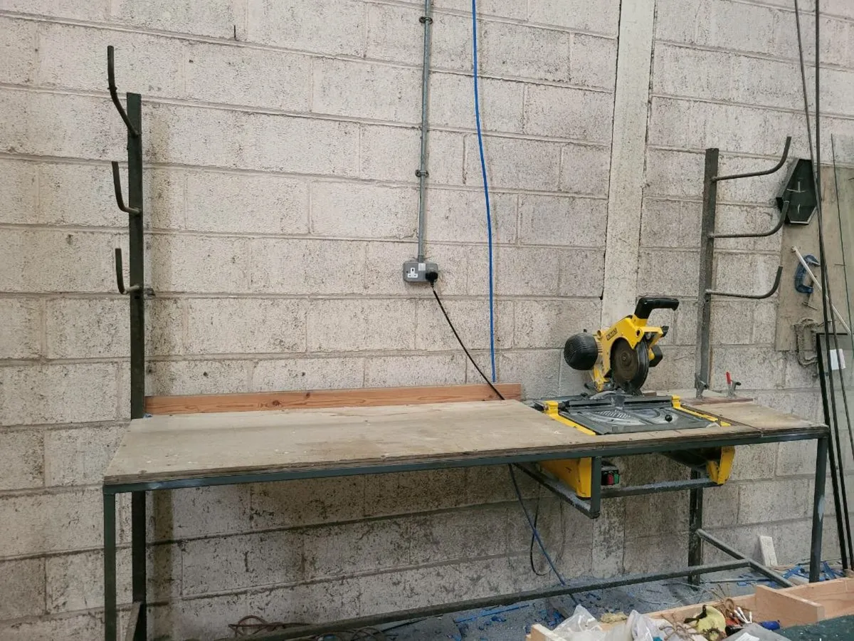 Dewalt flip over saw on bench - Image 4