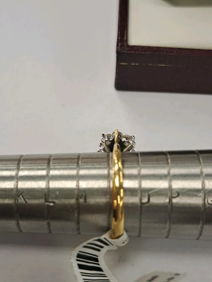 18k Diamond and sapphire ring 18Ct - Image 4