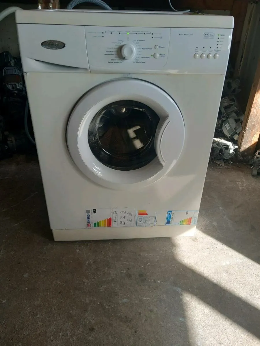 Whirlpool 6kg washing machine - Image 1