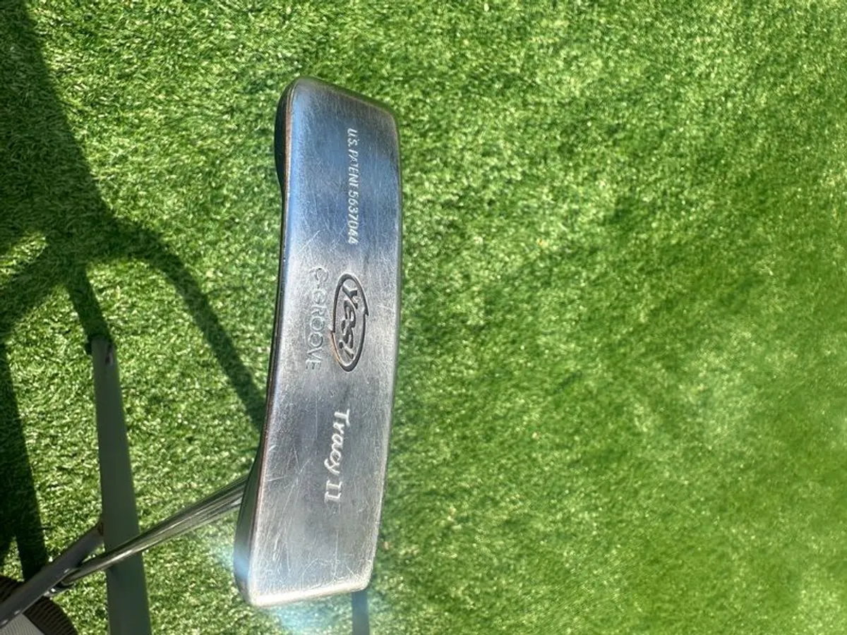 Yes Tracy II C-Grove Putter - Image 2