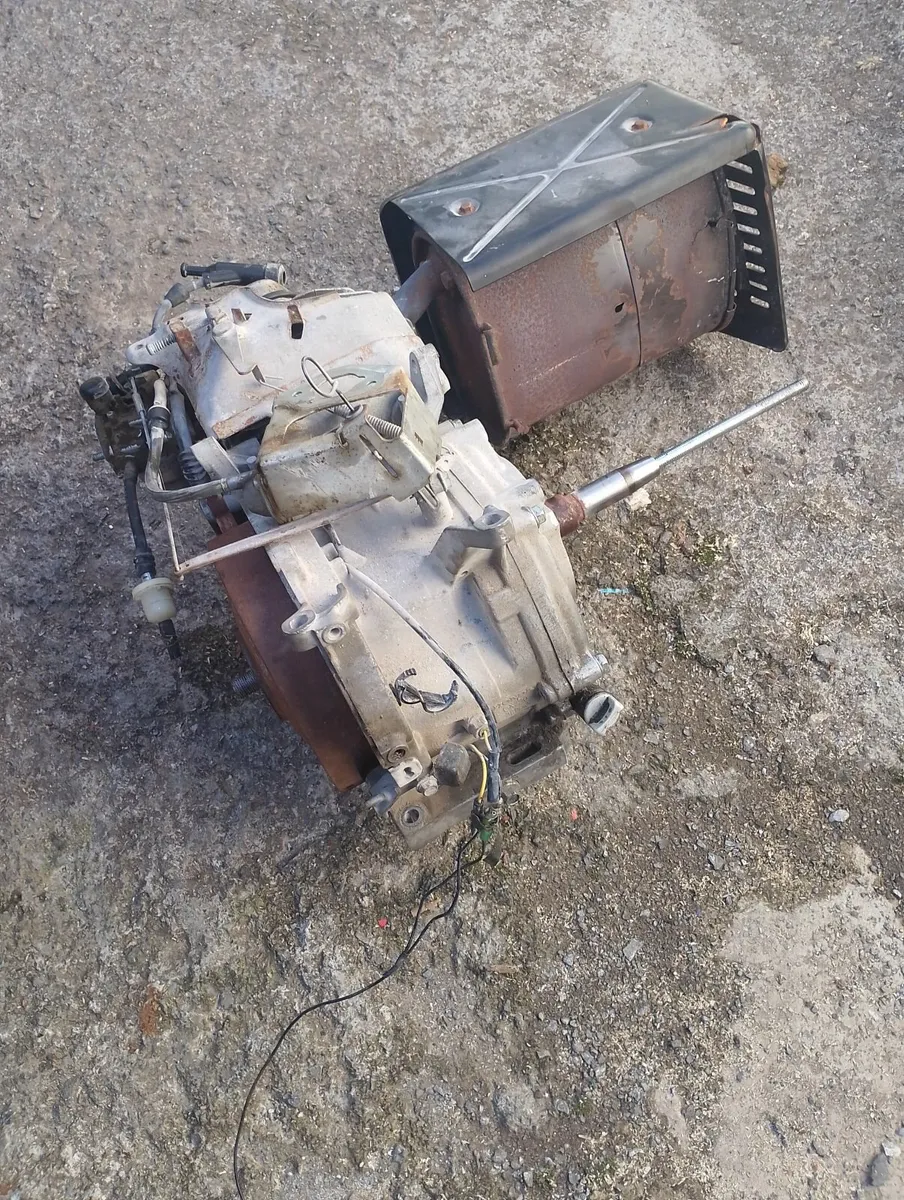 Honda 13hp GX390 engine for parts or repairs - Image 3