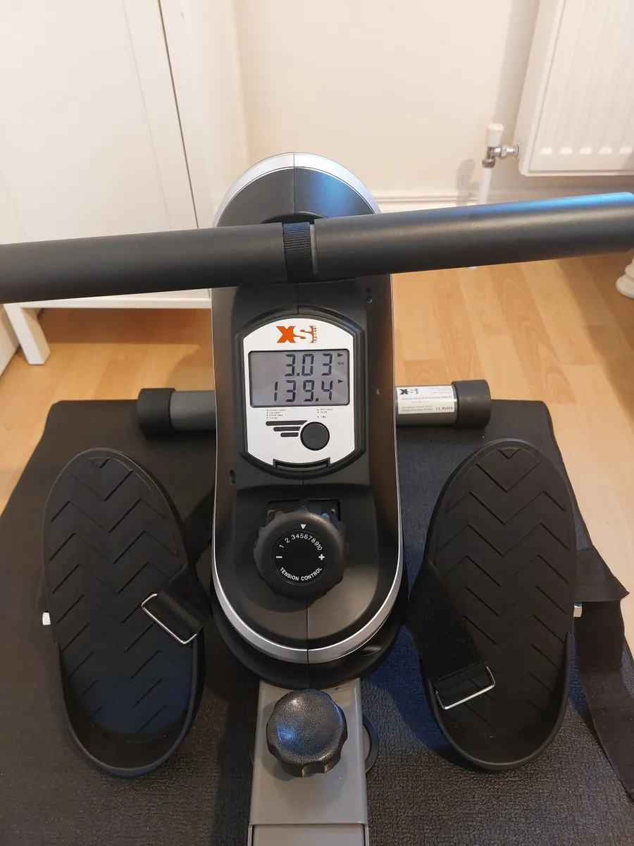 Rowing machine - Image 1