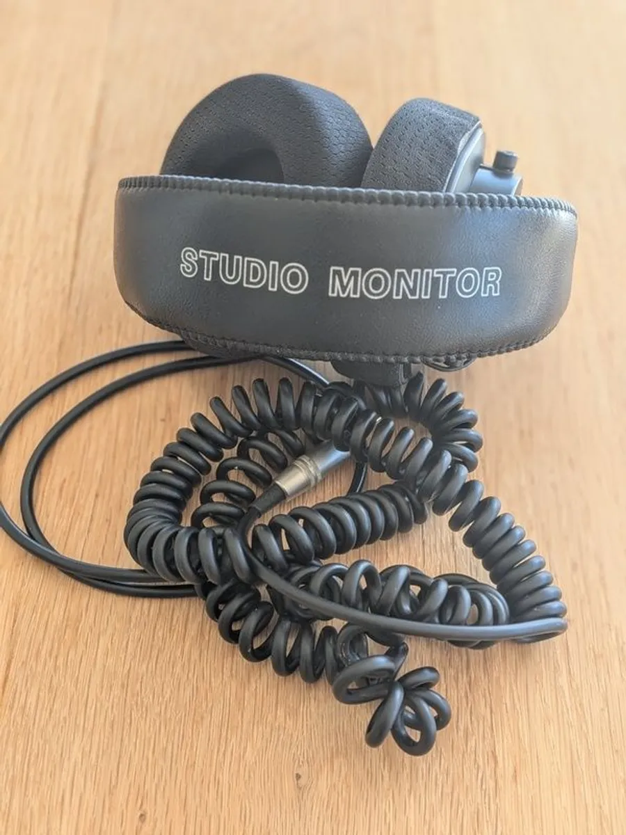 Sony Mdr-v6 - Image 1