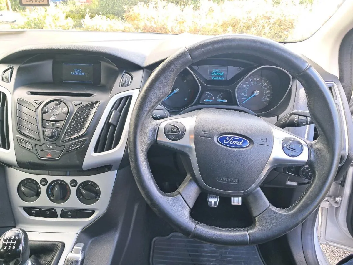 2013 Ford Focus Zetec S - LOW KMs - Image 2