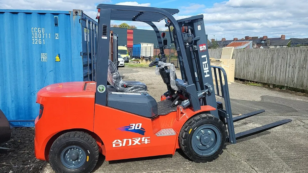 Heli 3Tonne Forklift - Image 1