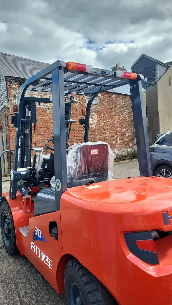Heli 3Tonne Forklift - Image 2