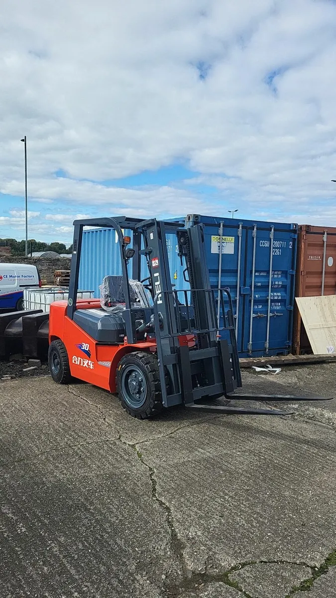 Heli 3Tonne Forklift - Image 4