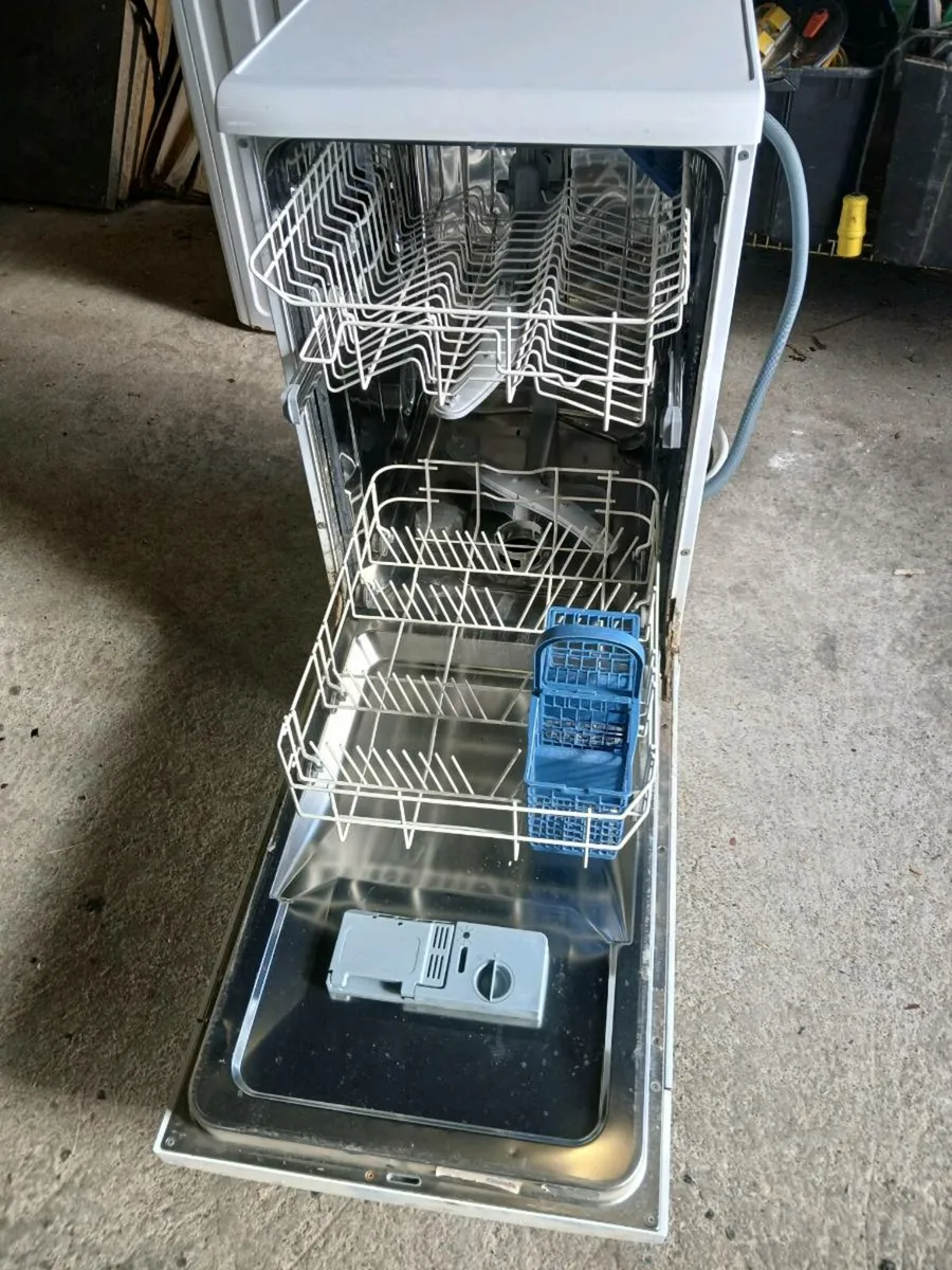 Dishwasher - Image 3