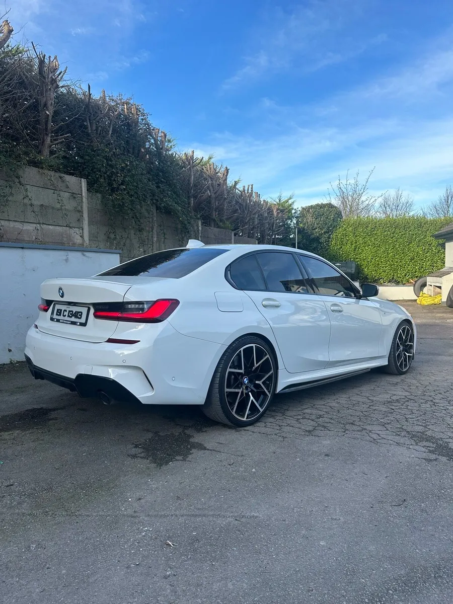 3 Series BMW 320 D - Image 4