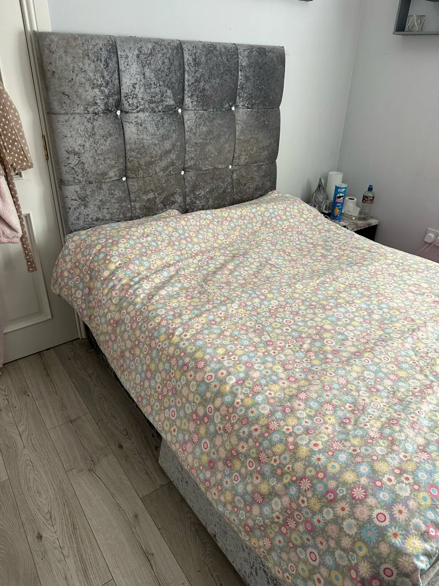 Double bed - Image 3