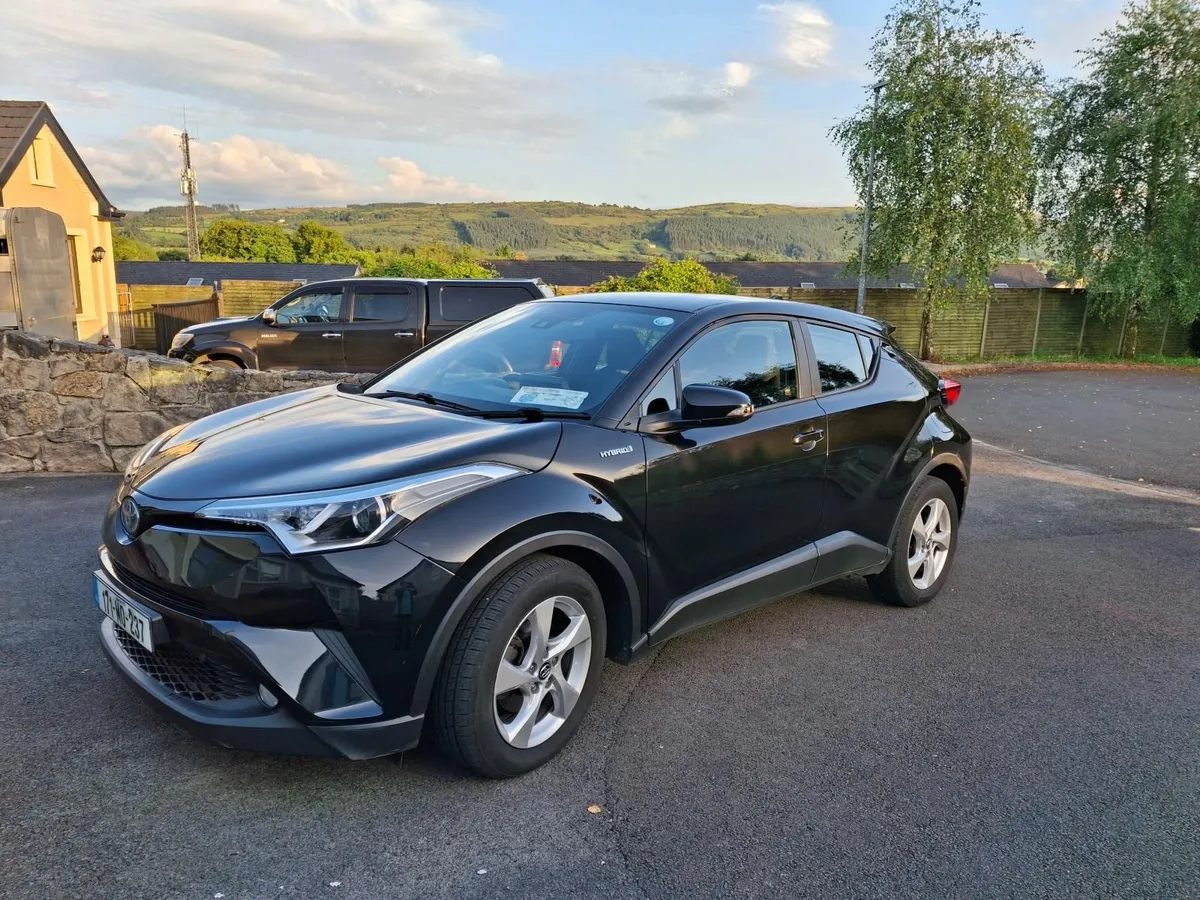 Toyota C-HR 2017 - Image 3