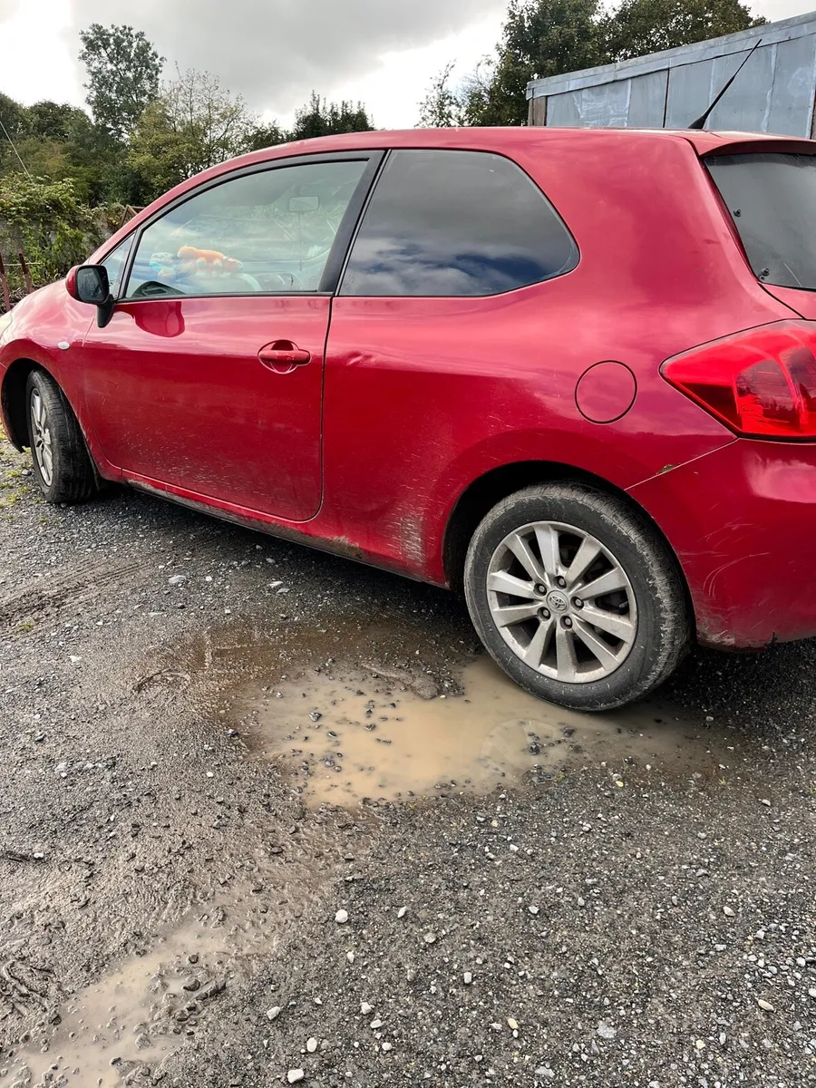 Toyota Auris van - Image 4