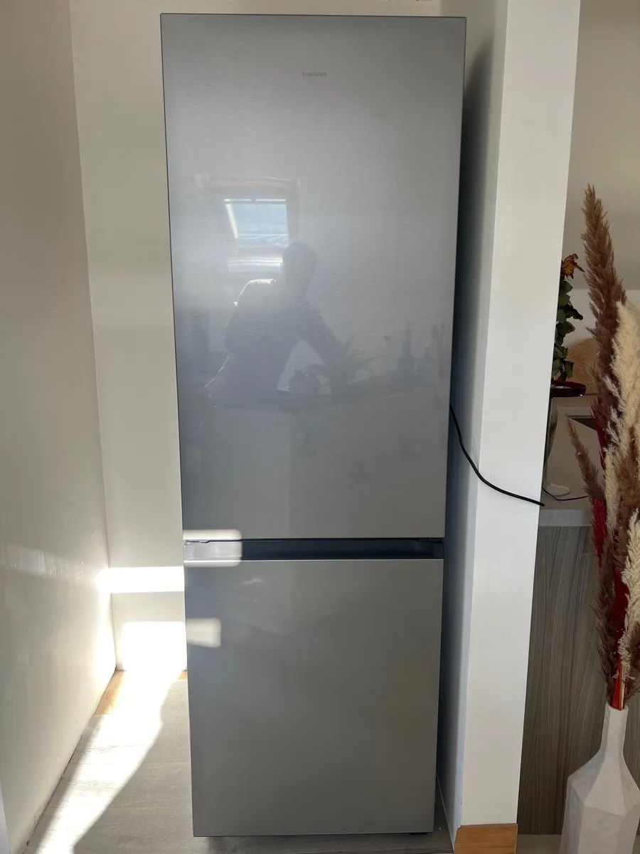 Samsung Series 6 SpaceMax Fridge - Image 1