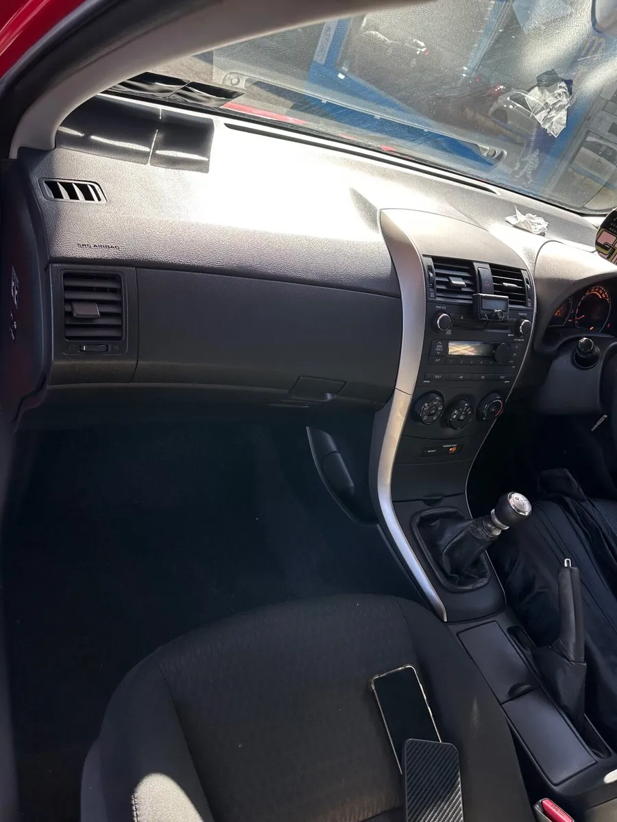 Toyota Corolla 2010 - Image 3