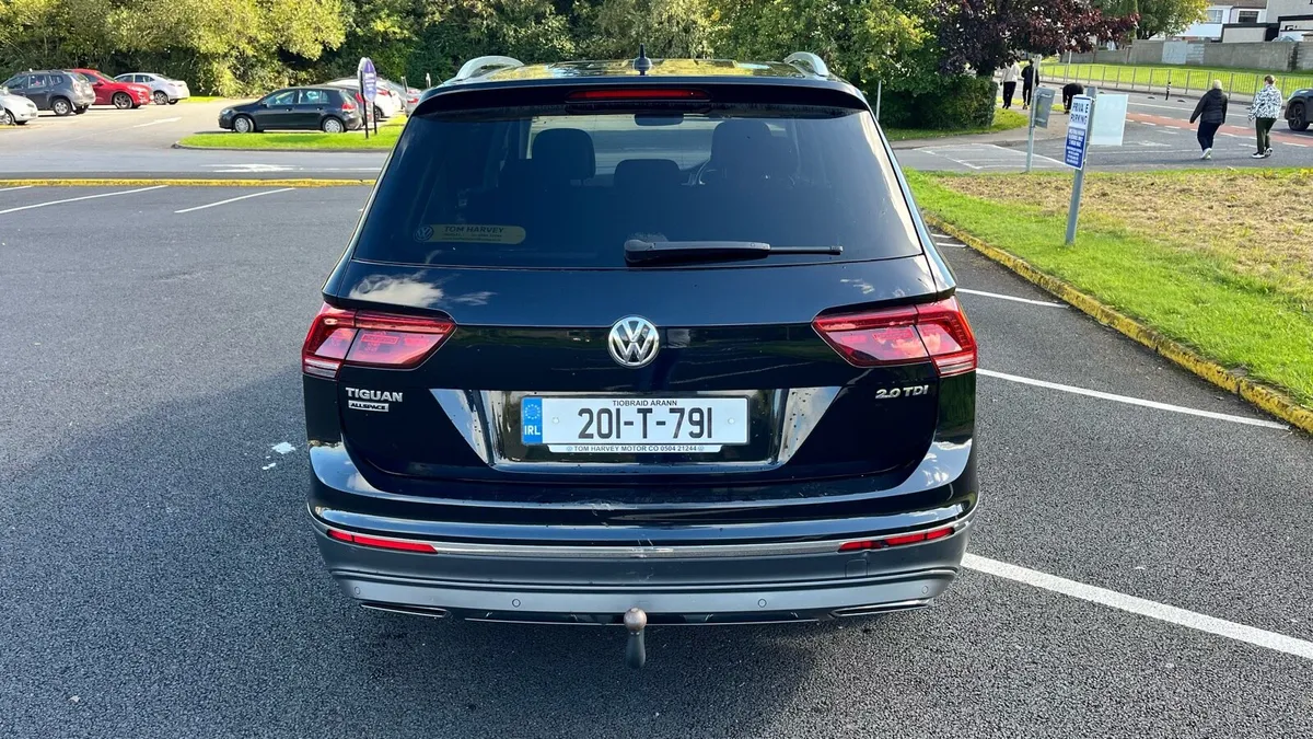 Car - Image 2