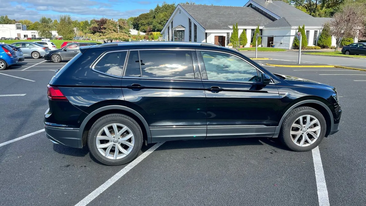 Car - Image 3