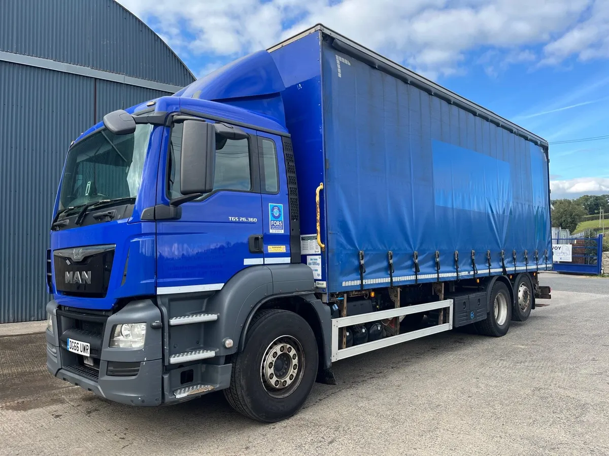 2017 Man 26.360 6x2 Curtainside Moffett Lorry - Image 2