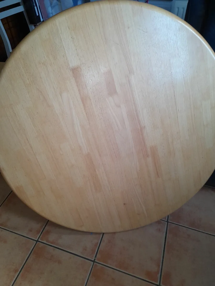 Table and chairs ,one arm chair - Image 3