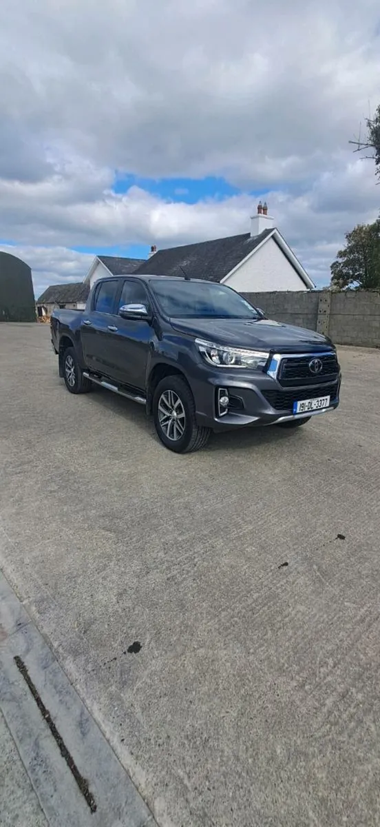 Toyota Hilux - Image 2