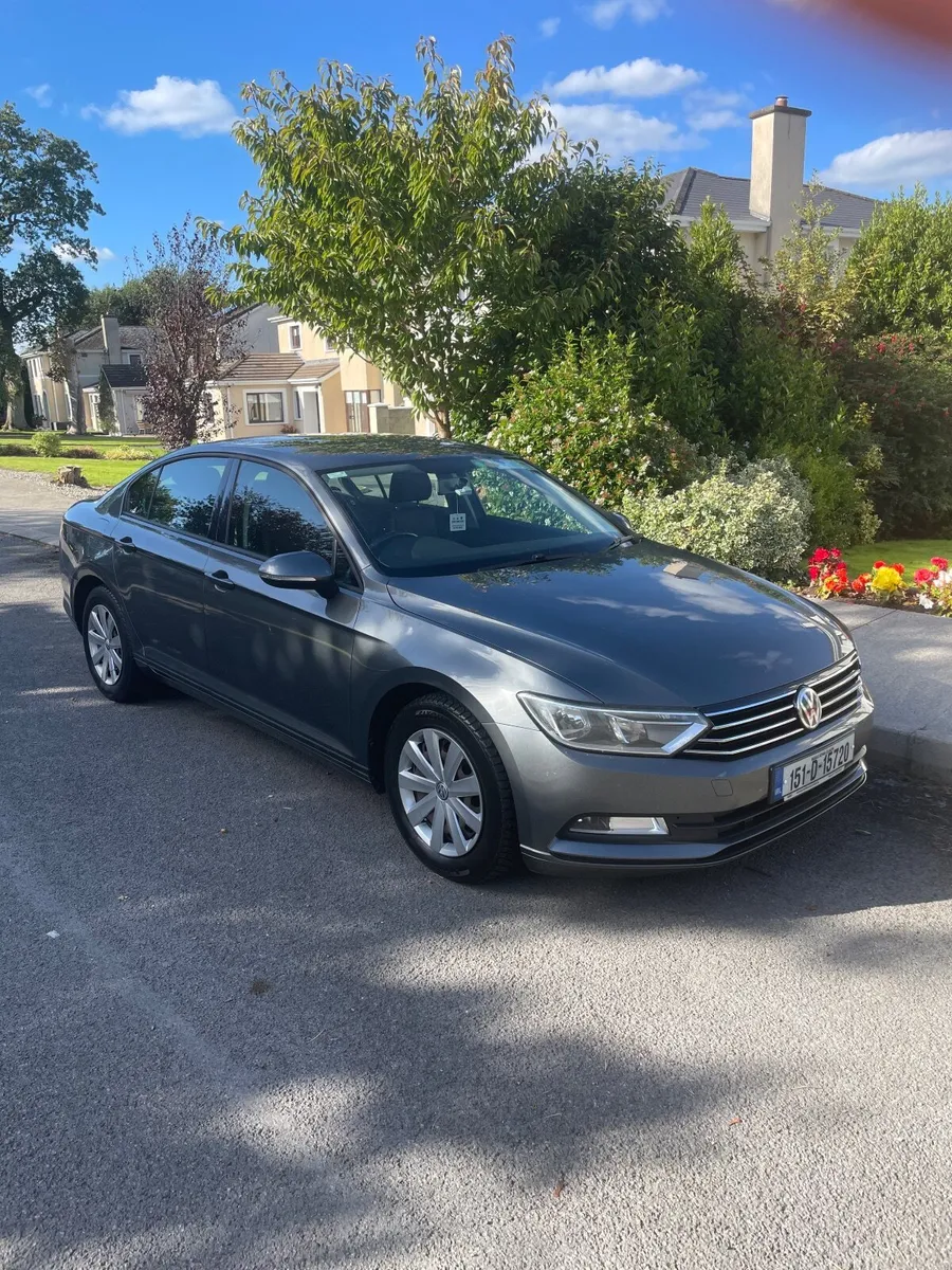 2015 Volkswagen Passat Diesel - Image 1