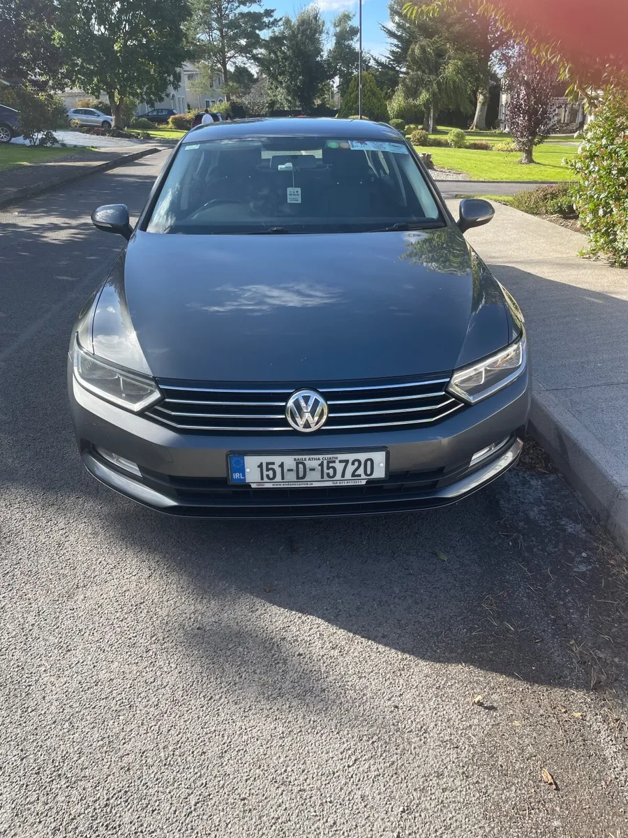 2015 Volkswagen Passat Diesel - Image 2