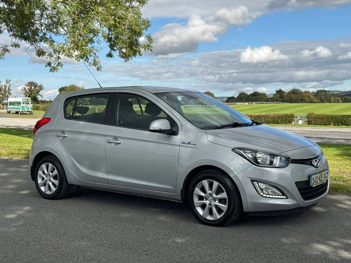 Hyundai i20 2014 premium Low Mileage - Image 2
