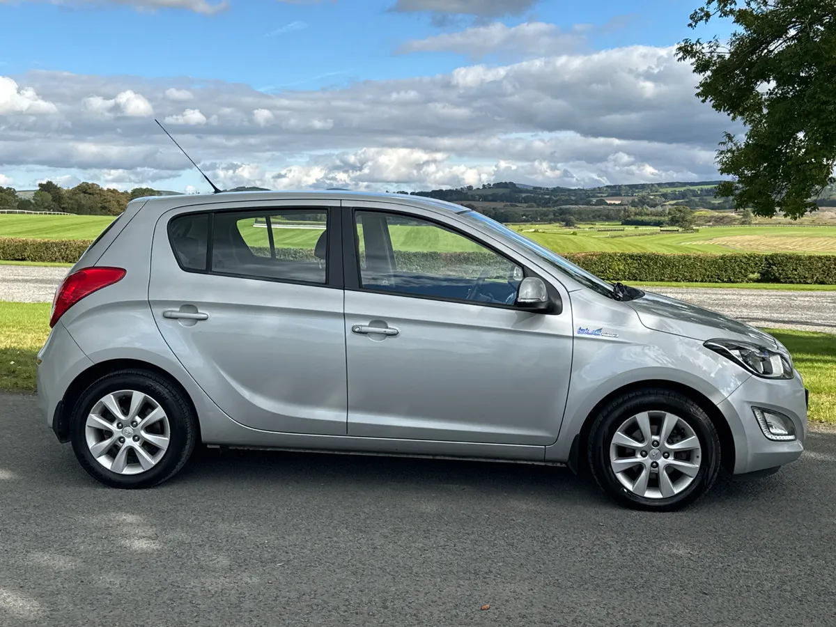Hyundai i20 2014 premium Low Mileage - Image 3