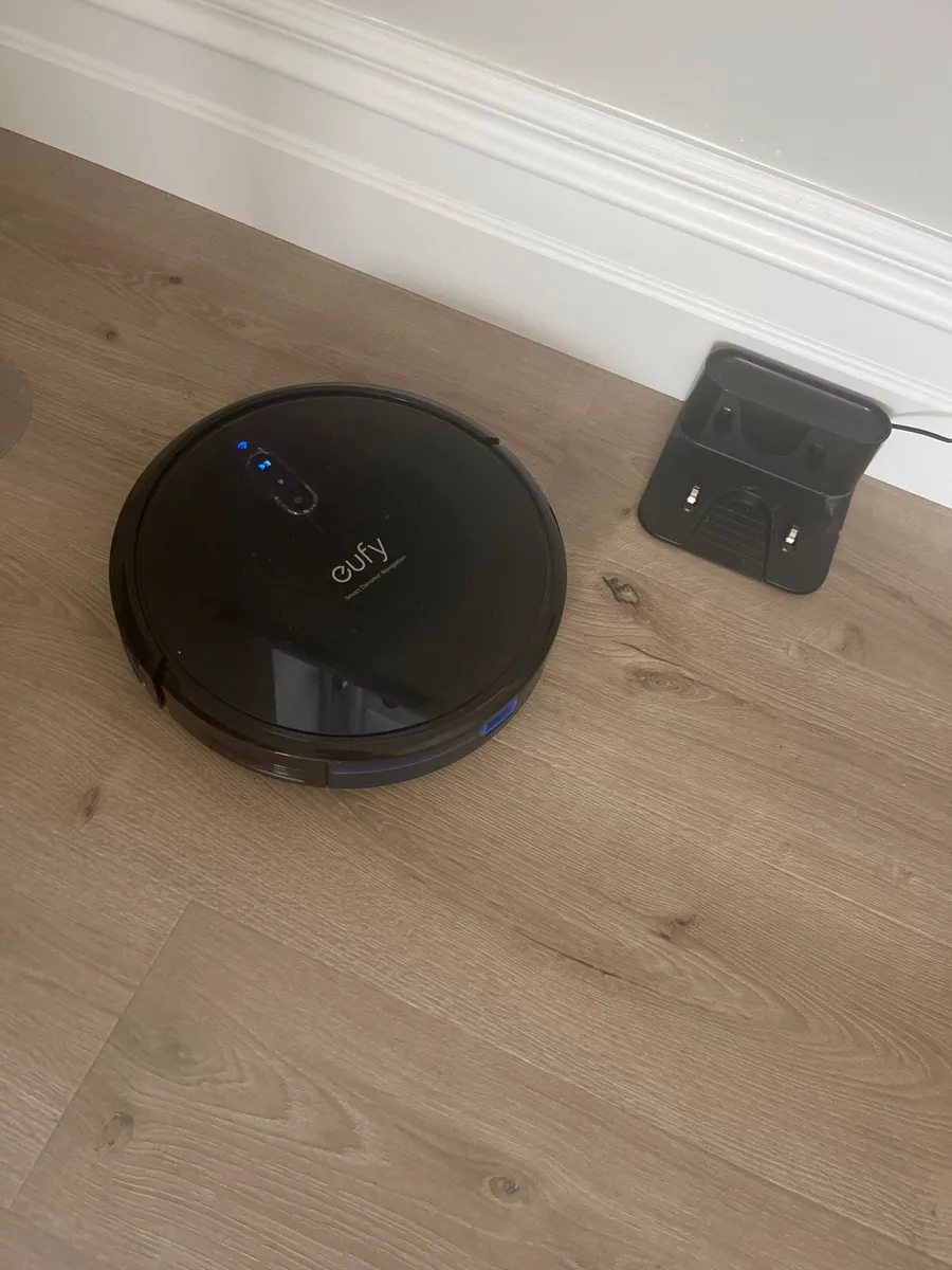Robot vacuum eufy - Image 1