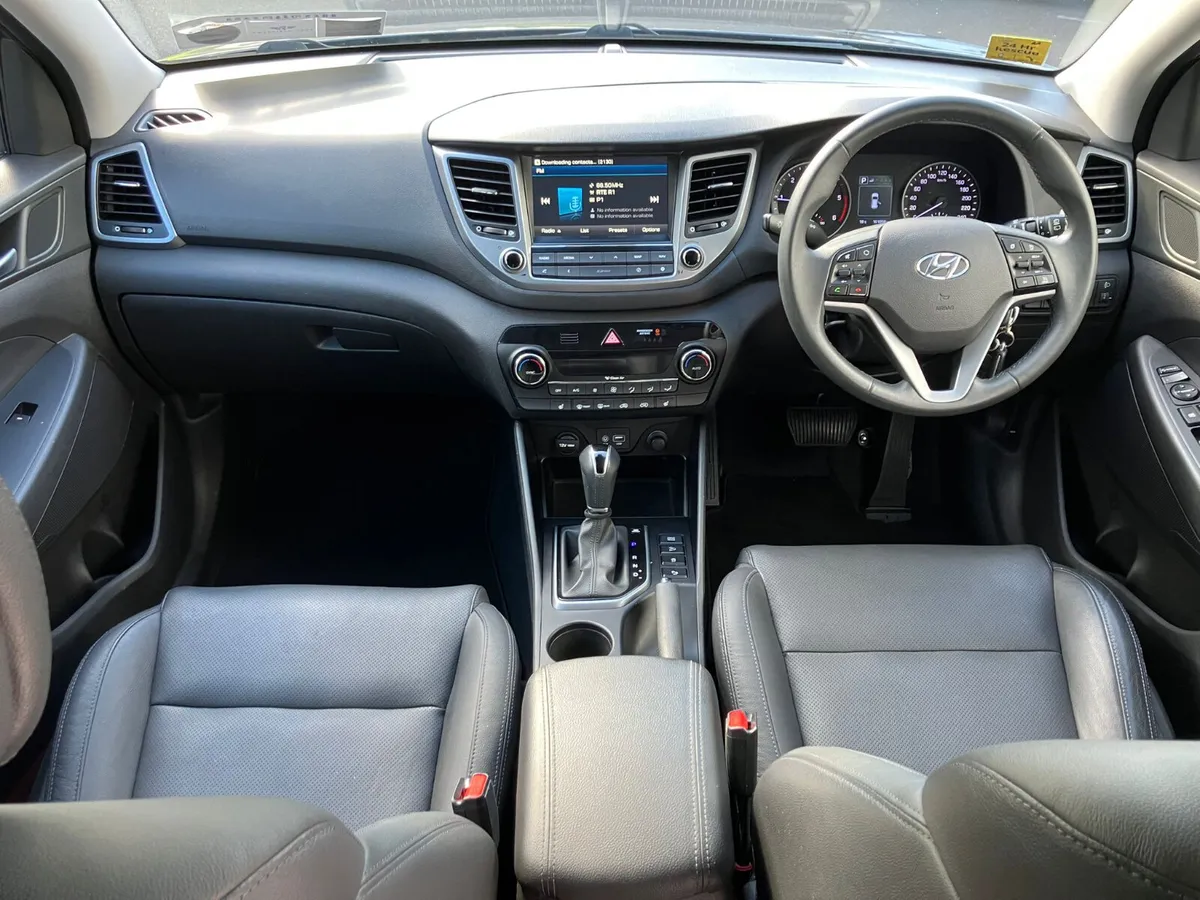 EXECUTIVE - AUTO - HEATED LEATHER - REVERSE CAMERA - Image 3