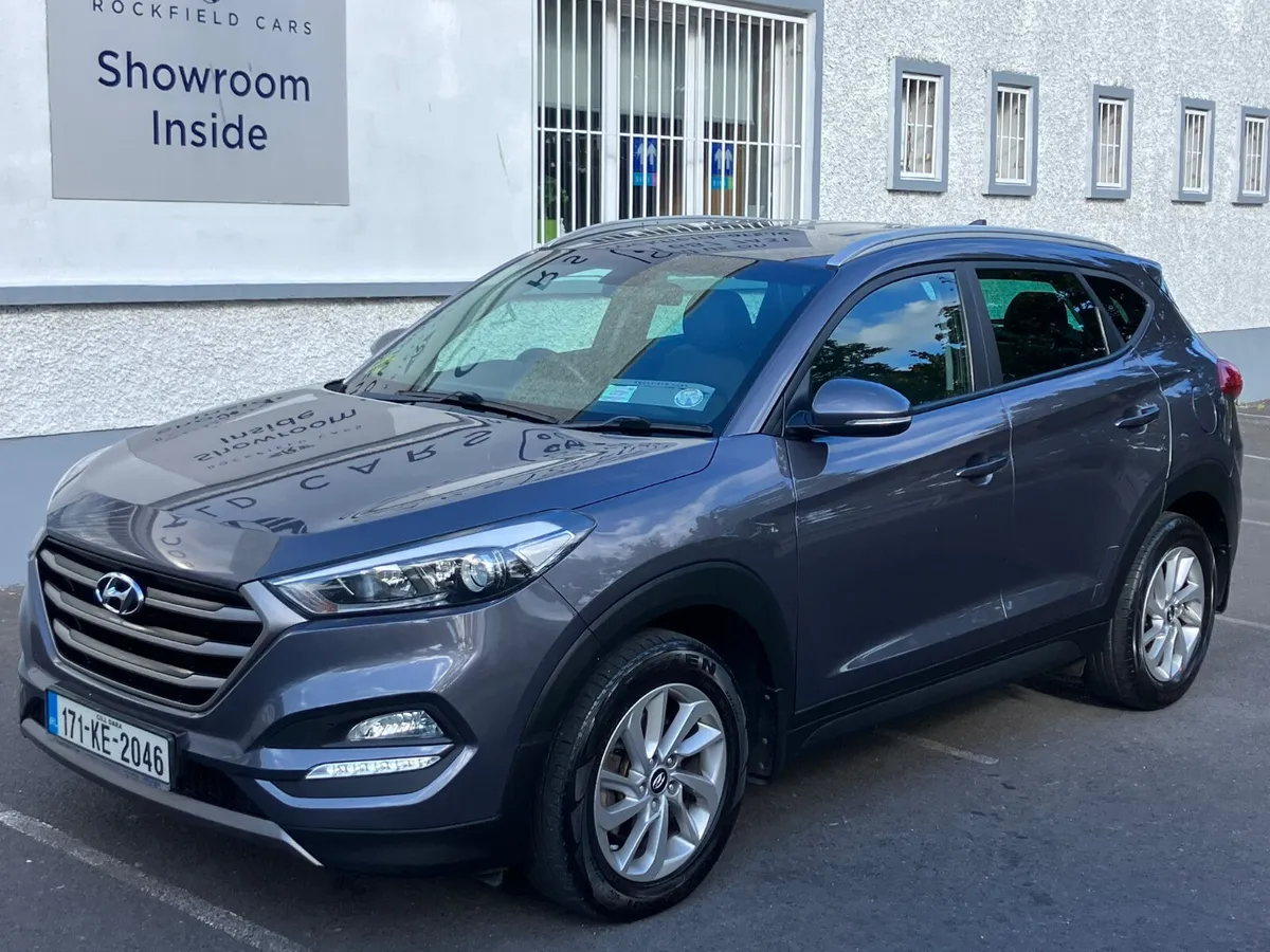 EXECUTIVE - AUTO - HEATED LEATHER - REVERSE CAMERA - Image 1