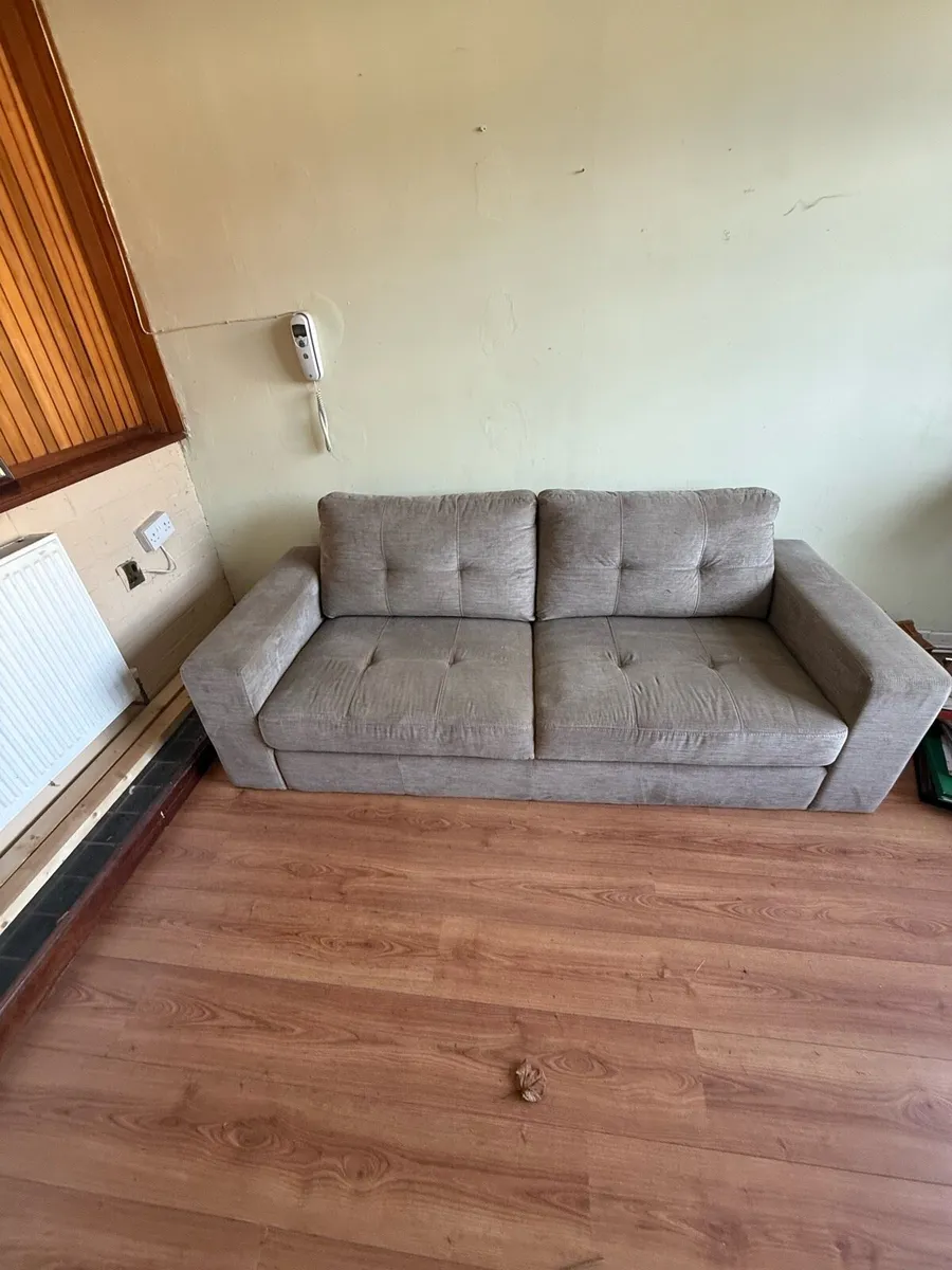 FREE  Couch - Image 1